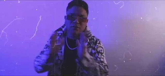 Gory con luz violeta